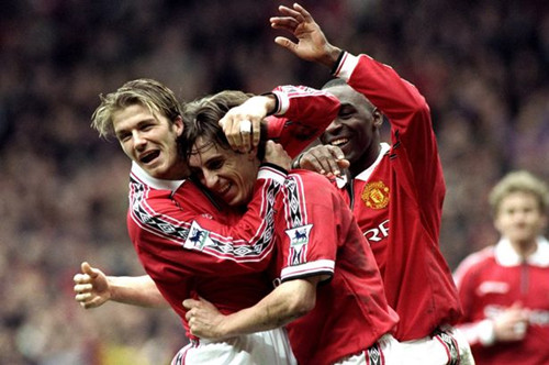 着白色球衣 着白色球衣